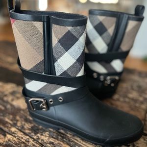 Burberry Check Rain Roots (mid-calf)